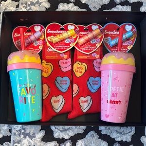Sweetheart Gift Set with Blue and Pink Tumblers